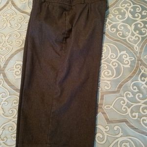 Worthington Capri Pants